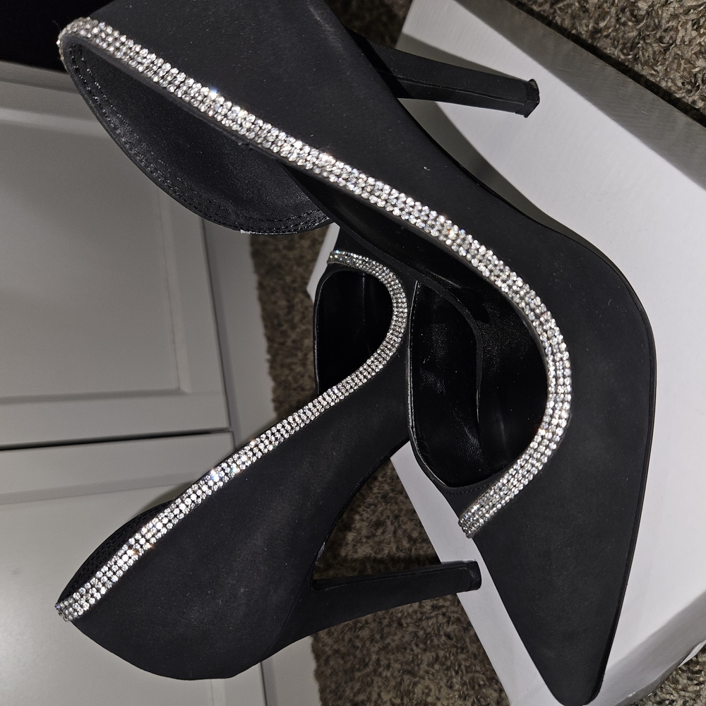 Elegant Black Heels with Silver Accents